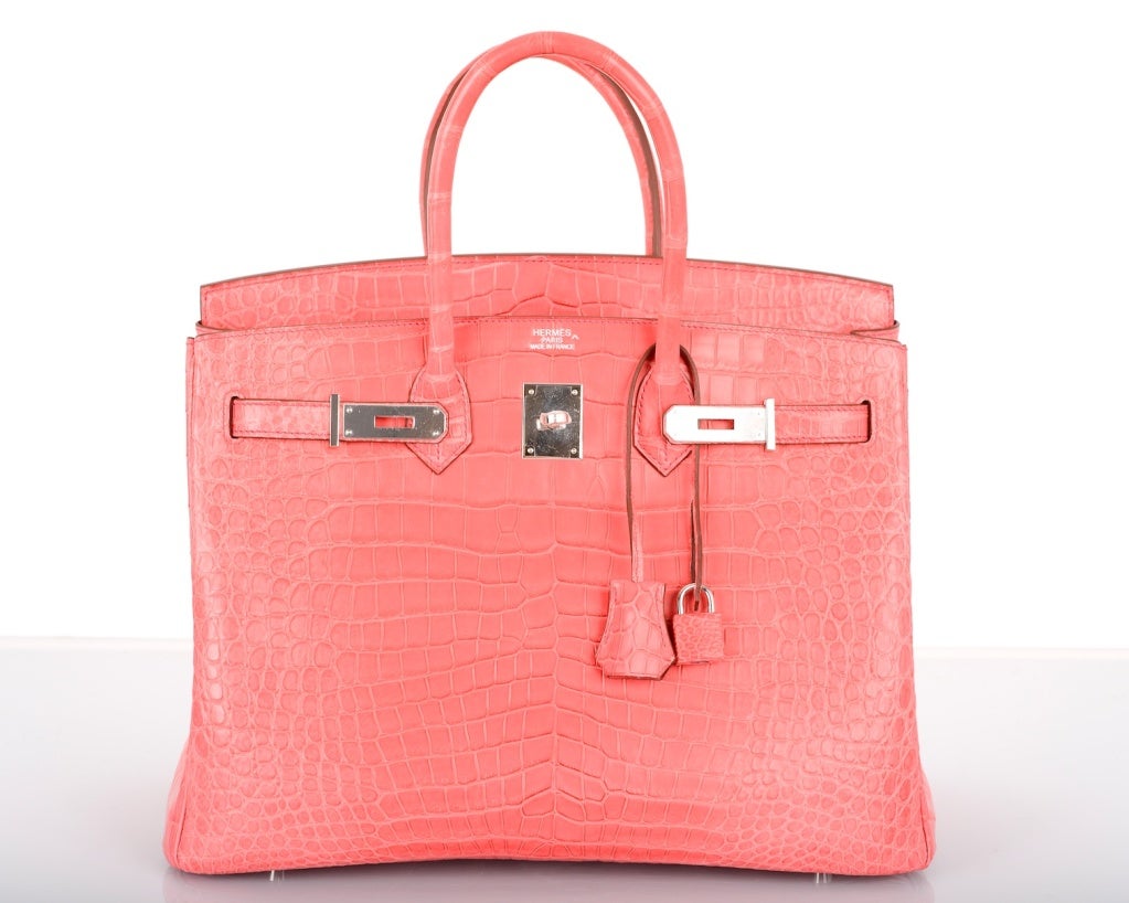 Hermes BIRKIN BAG 35CM MATTE PINK CROCODILE PINK BOUGENVILLE POROSUS

HERMES BIRKIN 35CM IN THE MOST BEAUTIFUL BOUGAINVILLEA MATTE CROCODILE AND PALLADIUM HARDWARE. THE COLOR IS BABY PINK. THE COLOR IS CALLED BOUGENVILLE BUT IT LOOKS LIGHT BABY.