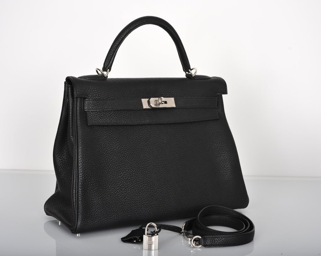 FOREVER CLASSIC HERMES KELLY BAG 32cm BLACK TOGO PALLADIUM HW In New Condition For Sale In NYC Tri-State/Miami, NY