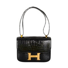 HERMES CONSTANCE BAG CROCODILE BLACK WITH GOLD 23CM MUST HAVE
