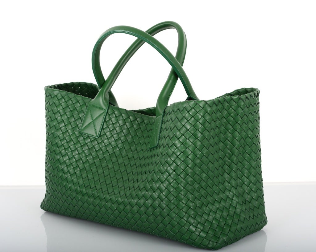 New Limited Edition Color Bottega Veneta Cabat Tote Irish Green 5