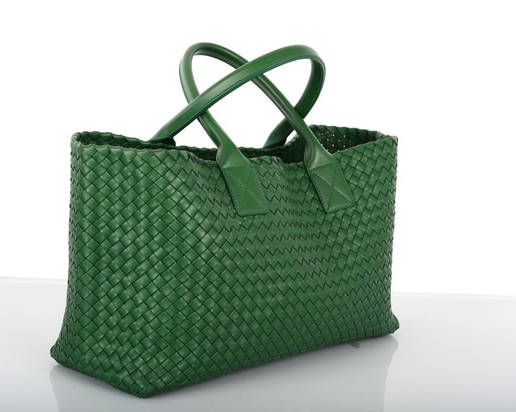 As Always, Another One Of My Fab Finds, Bottega Veneta Insane Cabat Tote Limited Edition Color Irish Green! The Cabat Is Light, Yet Large And Spacious. The Handles Fit Perfectly Over My Shoulder. The Body Holds Its Shape, Whether Filled Up Or Empty.
