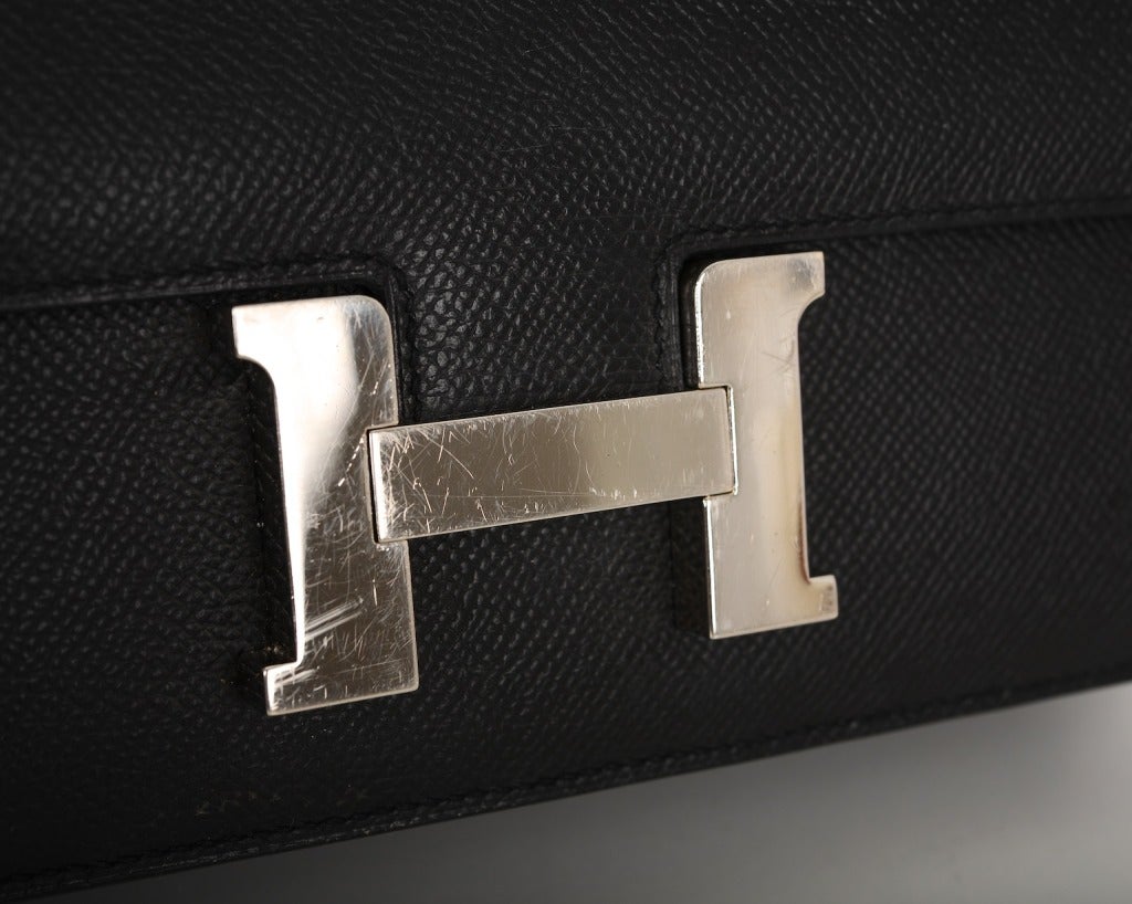 AS ALWAYS, ANOTHER ONE OF MY FAB FINDS, HERMES CONSTANCE ELAN 25CM MADE LONGER THEN THE ORIGINAL 23CM. COMFY LONGER STRAP THAT IS PERFECT TO CARRY OVER THE SHOULDER TO KEEP YOUR HANDS FREE!!

BEAUTIFUL EPSOM LEATHER WITH GORGEOUS PALLADIUM