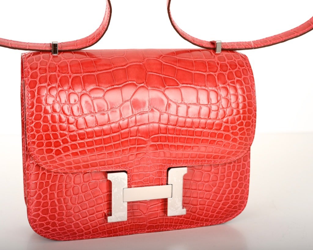 As Always, Another One Of My Fab Finds, Hermes Constance In Alligator  A Perfect Size 18Cm!!! Very Rare Find In The Bougenville  Color. Comfy Double Strap That Is Perfect To Carry Cross Body !! 

Incredible 