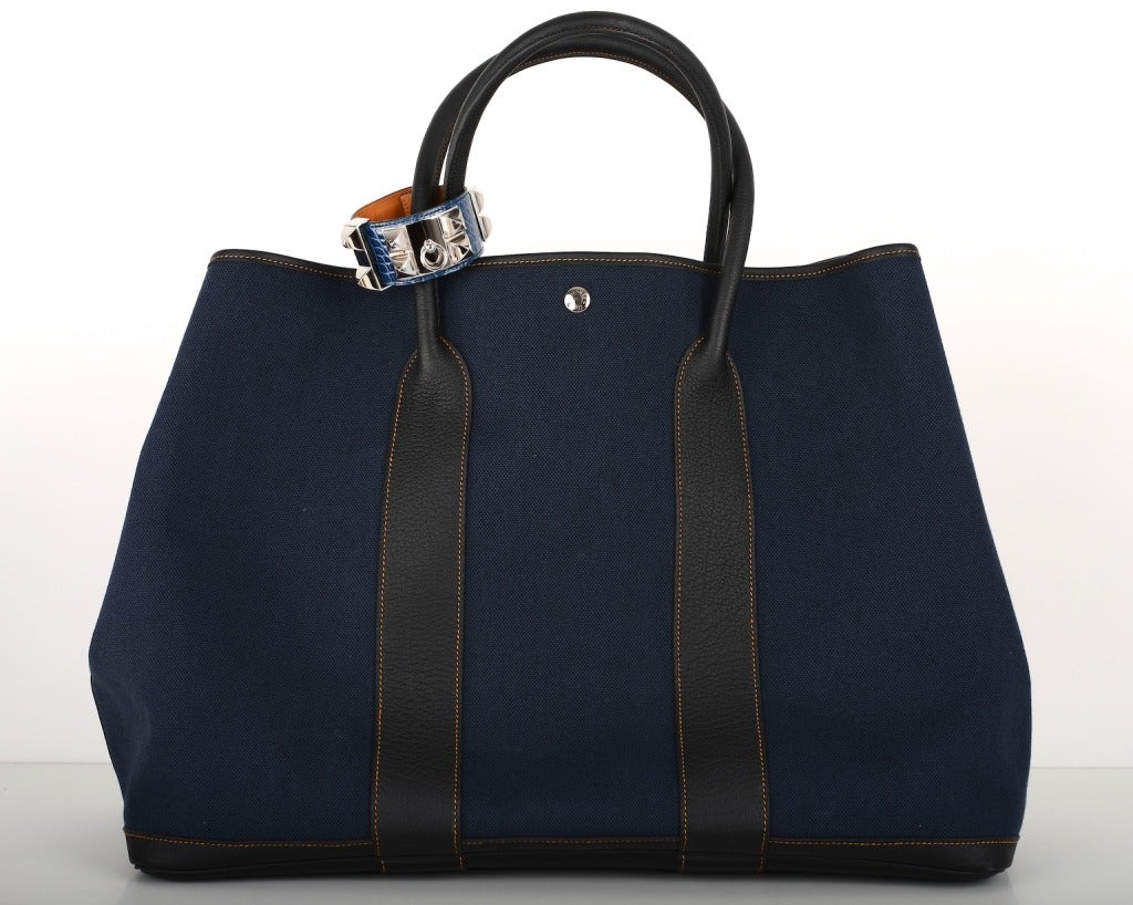 As Always, Another One Of My Fab Finds, Hermes Very Rare Gm Garden Party In Denim And Leather  With Palladium Hardware !!!

This Bag Is Amazing For Travel, Beach Or Everyday Shlepping Around!

Lenght 20