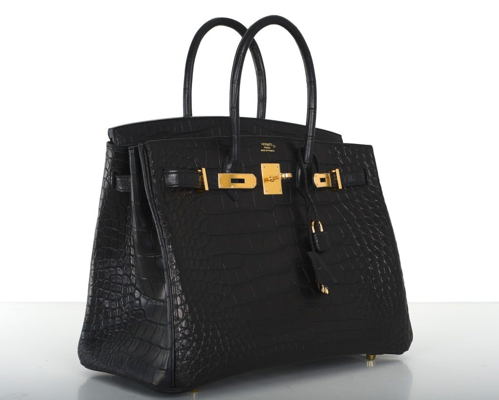 Hermes Birkin Bag 35cm Black Matte Alligator Gold Hardware! Heads Will Turn! In New Condition In NYC Tri-State/Miami, NY