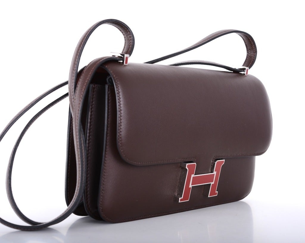 Limitied Edition Hermes Constance Elan 2 Tone Havane W Red Enamel Cross Body In New Condition In NYC Tri-State/Miami, NY