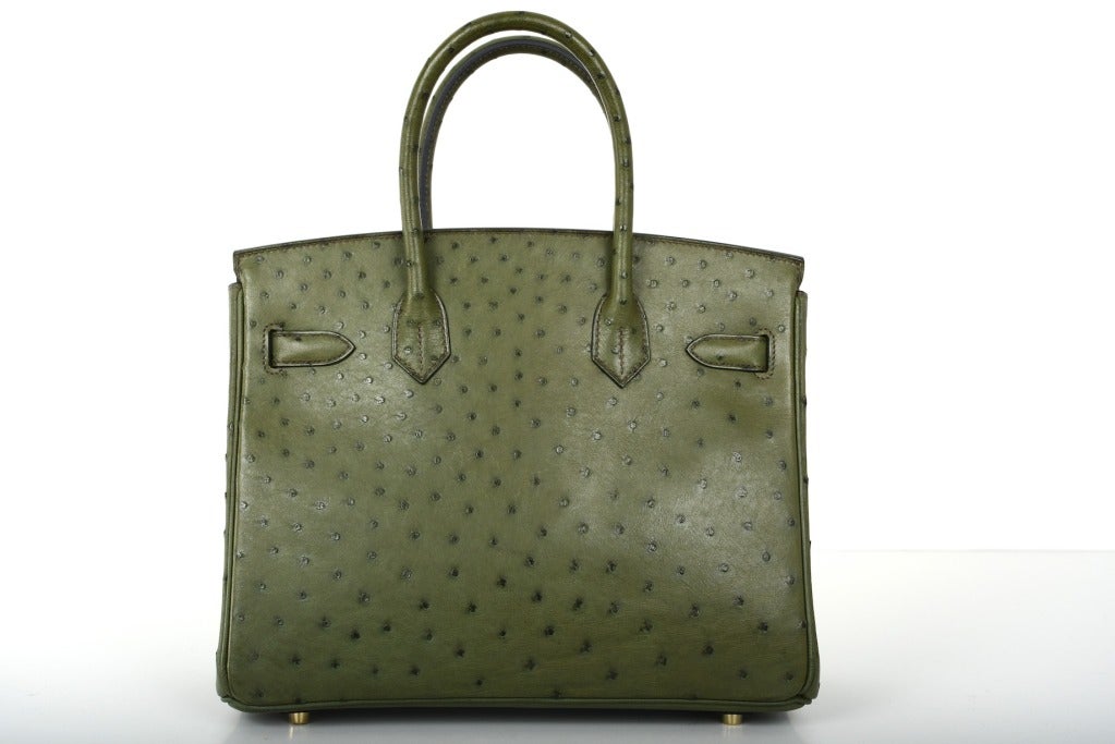 Loving! Hermes Birkin Bag 30cm Ostrich Vert Foret Green Gold Hardware In New Condition In NYC Tri-State/Miami, NY