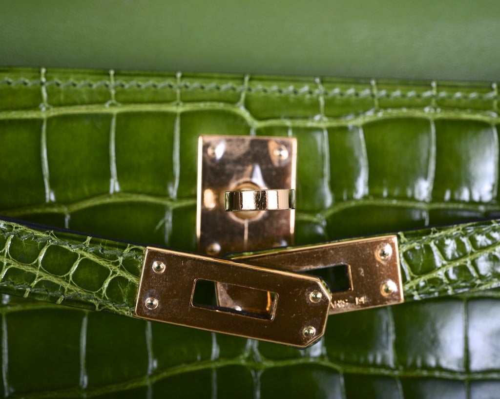 Women's HERMES KELLY Pochette Handbag * Vert Benghal * Crocodile * Gold Hardware *