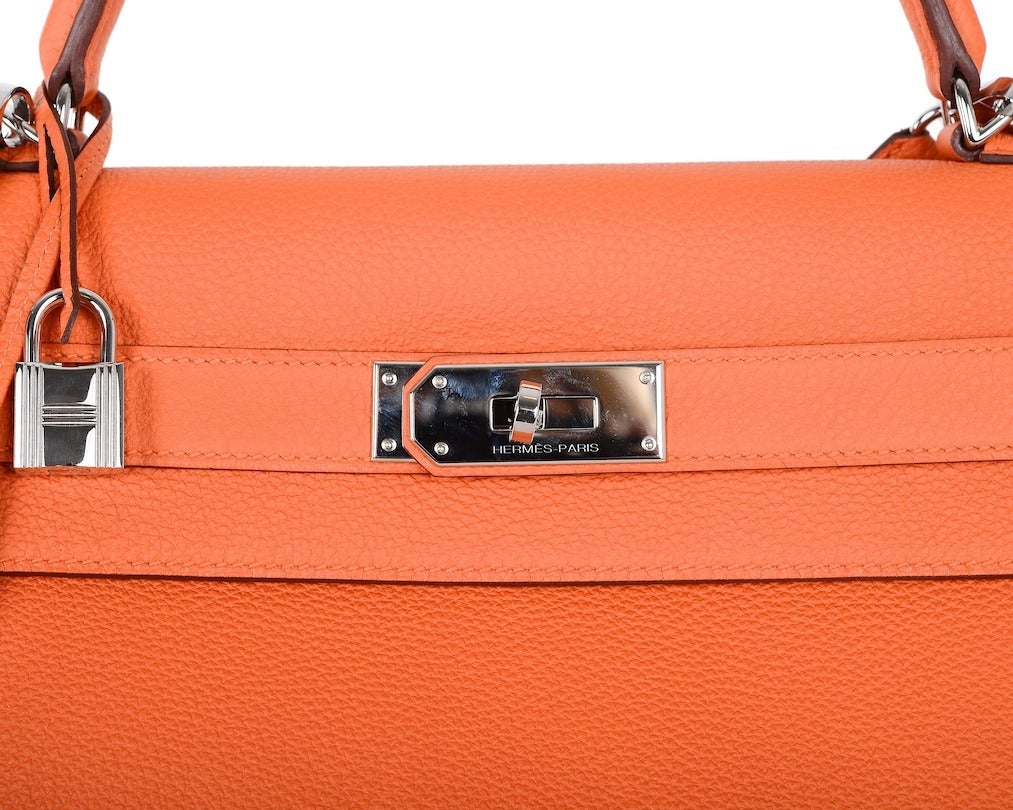 CELEBS Fave HERMES KELLY BAG 40cm ORANGE TOGO PALLADIUM HARDWARE In New Condition In NYC Tri-State/Miami, NY