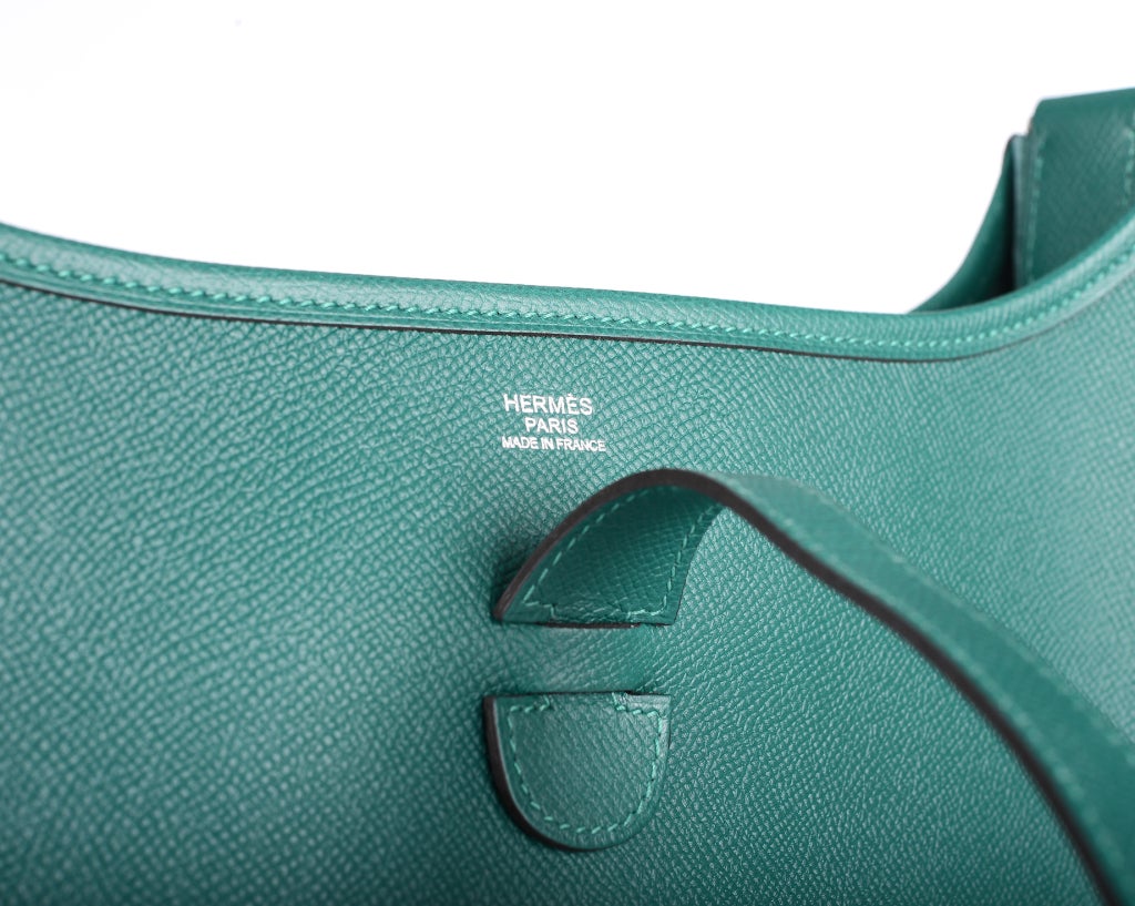 HERMES EVELYNE BAG PM MALACHITE Epsom LEATHER GORGEOUS COLOR In New Condition In NYC Tri-State/Miami, NY