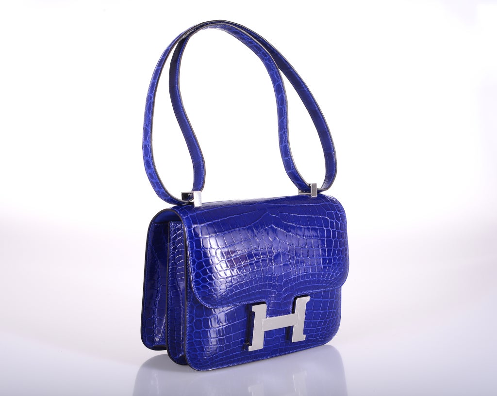 HERMES CONSTANCE CROCODILE BLUE ELECTRIC BAG 23cm JaneFinds In New Condition In NYC Tri-State/Miami, NY