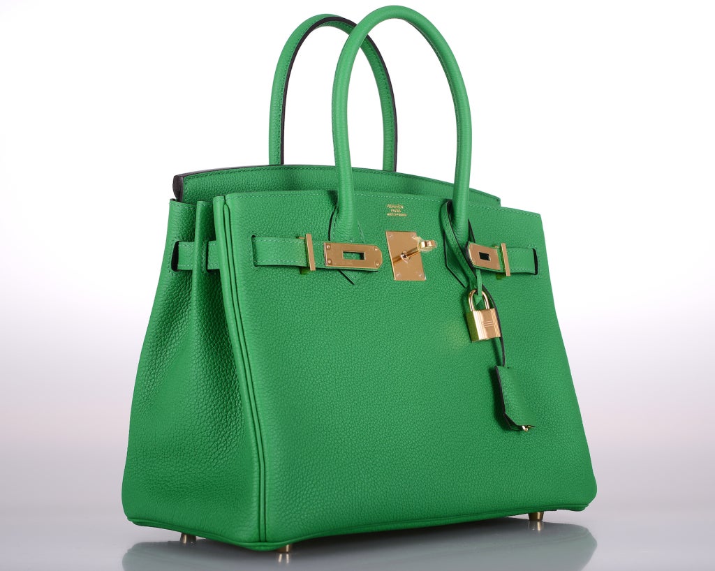 As always, another one of my fab finds! BAMBOU! INSANE NEW GREEN Hermes BIRKIN BAG 30cm with GOLD hardware TOGO leather!
THE COLOR IS REALLY GORGEOUS!

This bag comes with lock, keys, clochette, a sleeper for the bag, rain protector, and