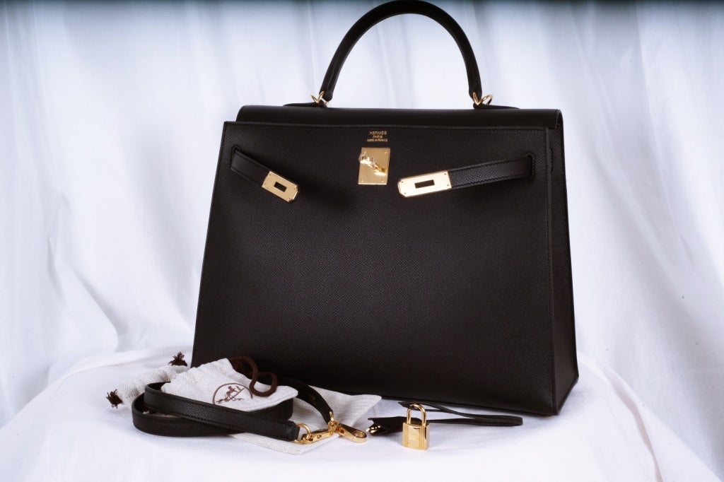 Hermes Kelly Bag 35cm Black with Gold Hardware In New Condition In NYC Tri-State/Miami, NY