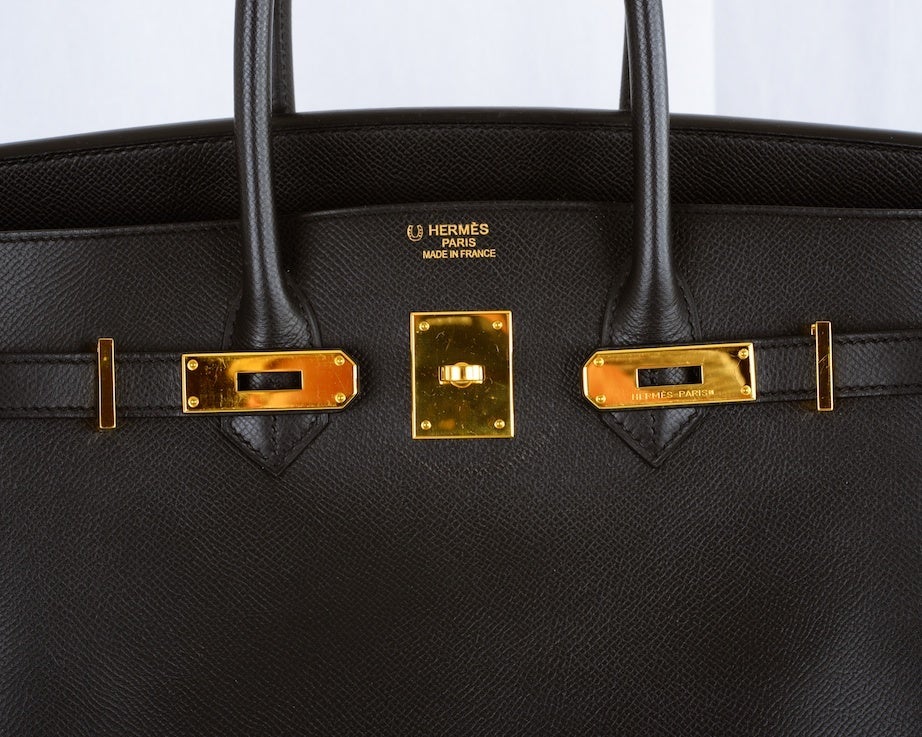 SPECIAL ORDER HERMES BIRKIN BAG 35cm BLACK W GOLD 2 TONE GOLD HARDWARE

As always, another one of my fab finds, the Hermes 35cm BIRKIN SPECIAL ORDER in beautiful epsom leather BLACK  & GOLD HORSESHOE COMBINATION! 
THE BAG HAS GOLD HARDWARE