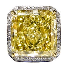 Luxurious Fancy Yellow Diamond Ring 8