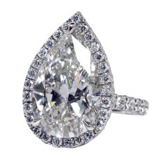 Magnificent Pear-Shaped Diamond Ring