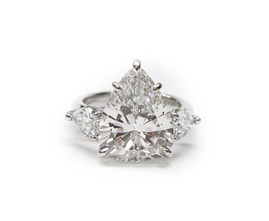 Wichtiger 5,82 Karat birnenförmiger Diamantring (Tropfenschliff) im Angebot