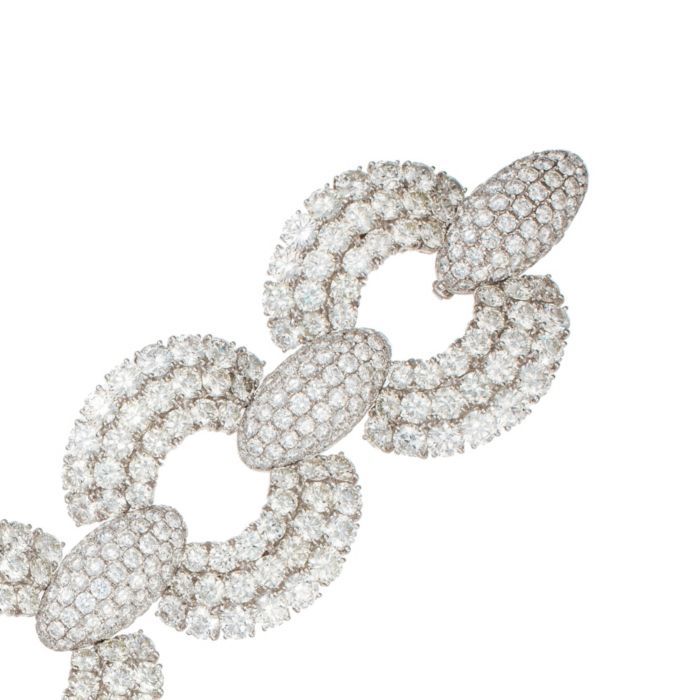 Magnifique bracelet à maillons en diamants
Bracelet en or blanc 18K avec 84,15 carats de diamants
Fermoir Foldes

Spécifications des diamants :
Blanc presque incolore, pureté VS