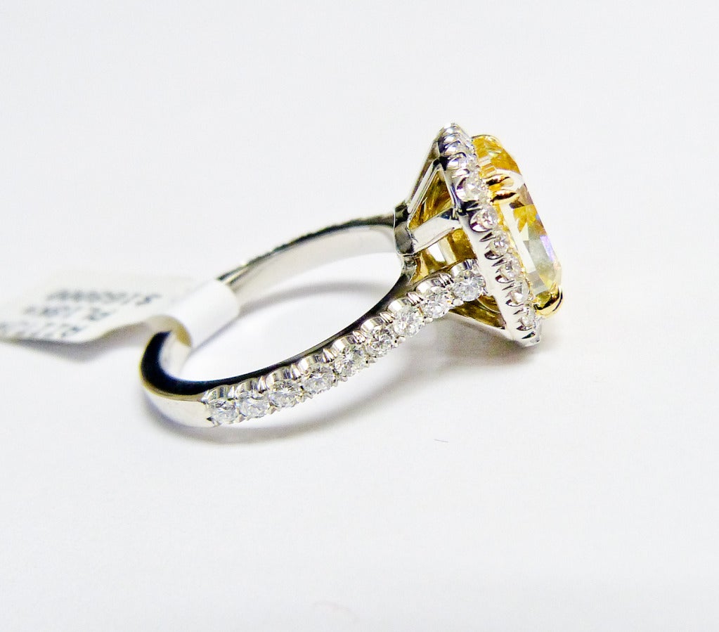 Modern Stunning Fancy Yellow Diamond Platinum Ring