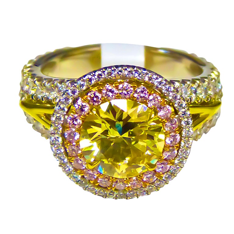 Gorgeous Fancy Yellow and Intence Pink Diamond ring