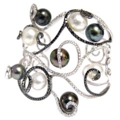 Black and White "Appliqué" Pearl Bracelet