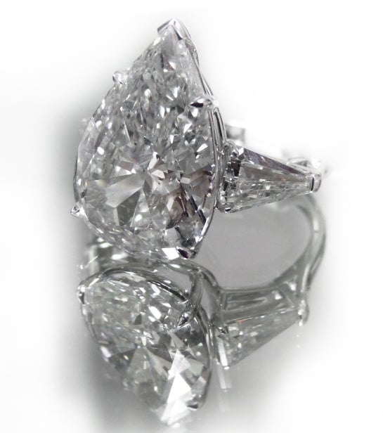 Stunning Pear-Shaped Diamond Ring 8.33 Carats GIA For Sale at 1stDibs