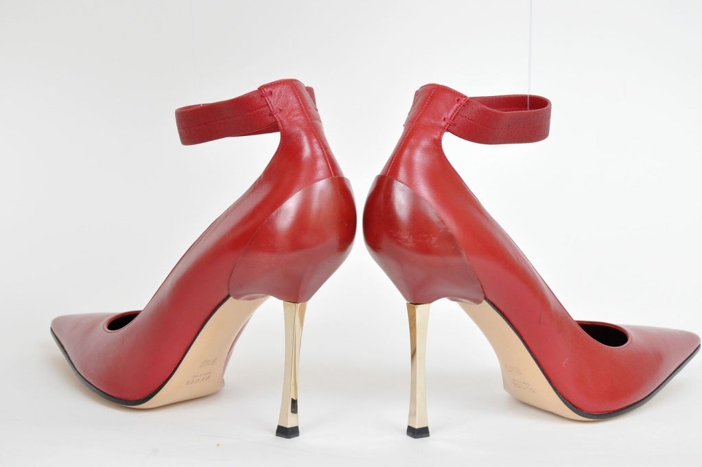 F/W 1997 Tom Ford for Gucci Red Leather Ankle-Strap Stiletto Shoes 
Condition: New
Size 40