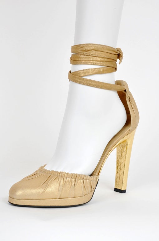 Tom Ford for Gucci gold leather and snakeskin shoes In New Condition In Montgomery, TX