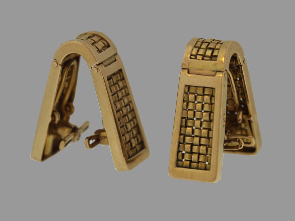 Unusual Mid-Century 18K Woven Gold Pyramid "Locking" Cuff Links