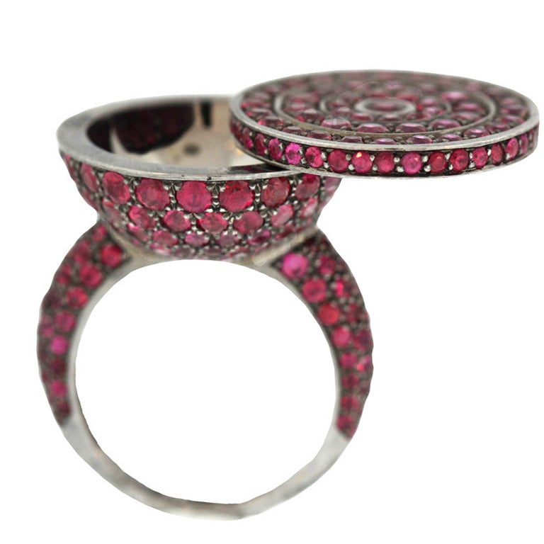 BOUCHERON Blackened Gold and Ruby Secret Ring For Sale