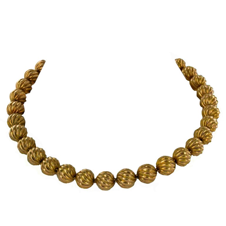 TIFFANY and CO. Fluted Solid Gold Ball Necklace For Sale at 1stDibs