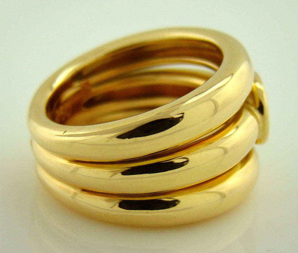 Women's Chaumet Ruby & Yellow Gold Designer Ring