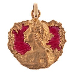 Art Nouveau Red Enamel Yellow Gold Pendant c1910