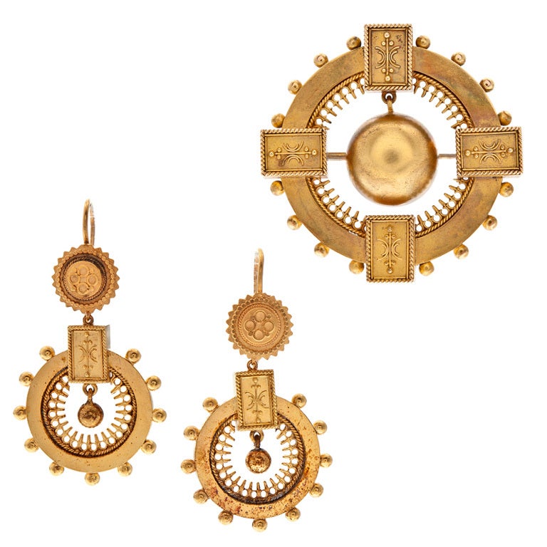 Victorian Bold Yellow Gold Brooch and Earring Set, circa 1850