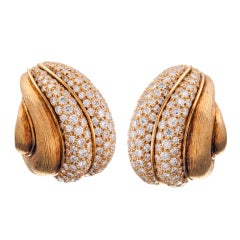 HENRY DUNAY Textured Gold & Diamond Earrings