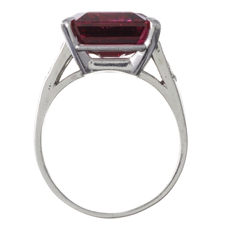 Women's Alluring 1950s Spinel Cocktail Ring