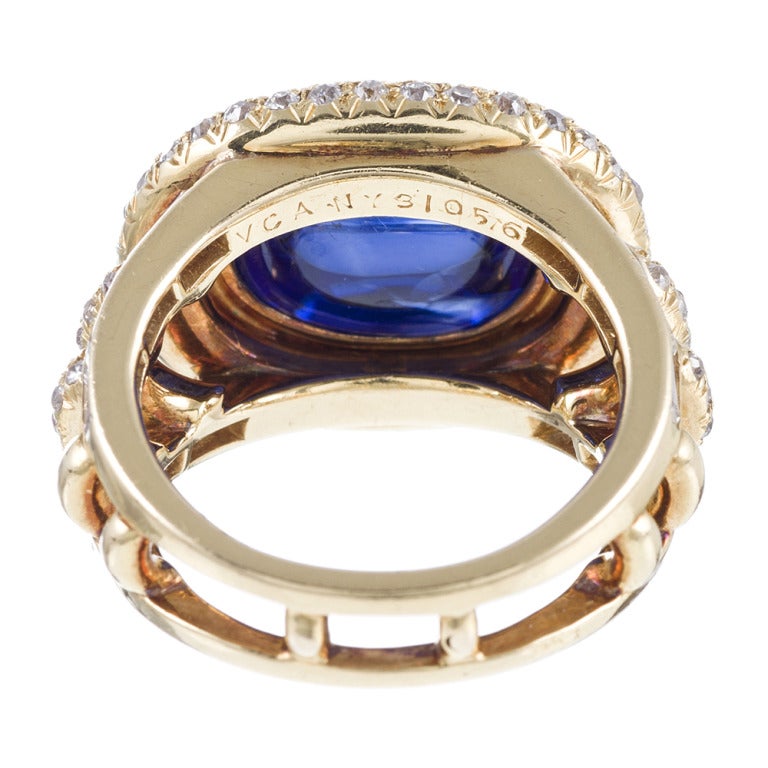 Van Cleef & Arpels Cabochon Sapphire Ring  In Excellent Condition In Carmel-by-the-Sea, CA