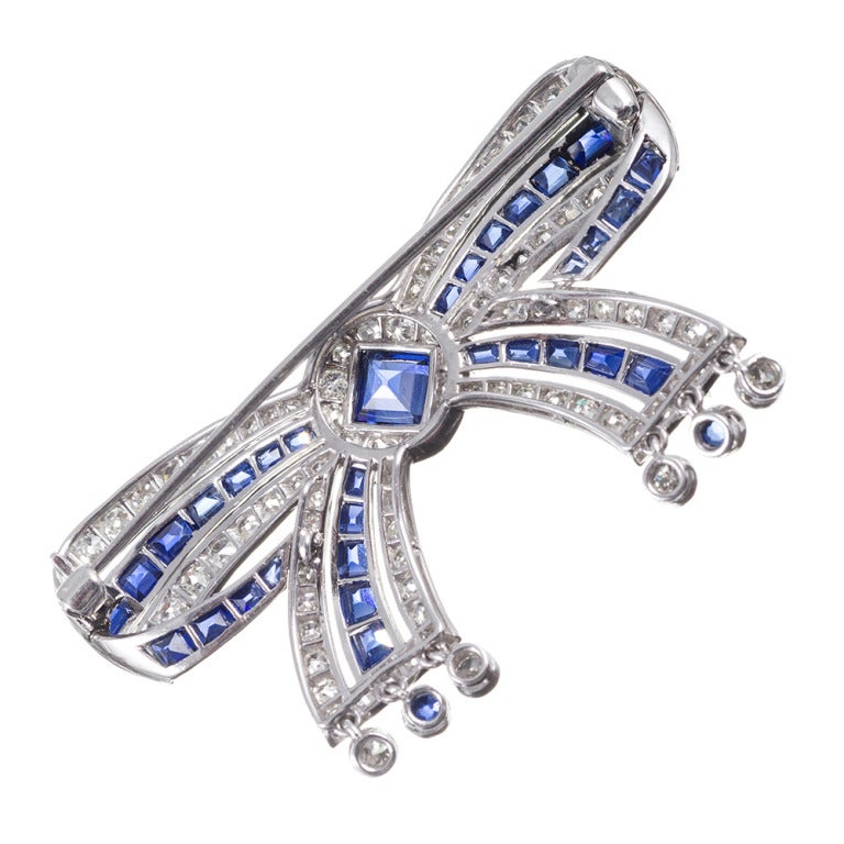 Cartier Important Early Art Deco Sapphire Diamond Bow Pin In Excellent Condition In Carmel-by-the-Sea, CA