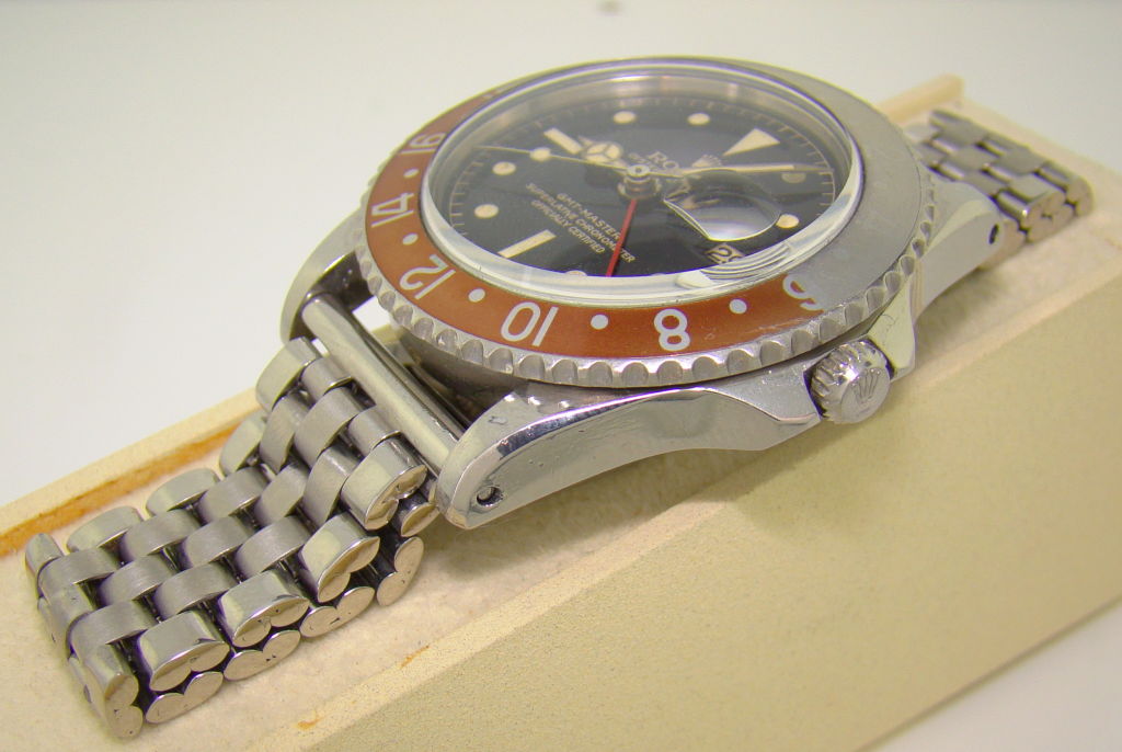 1960's Pointy Crown-Guards Color-Change Stainless-Steel GMT