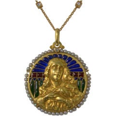 18K Yellow Gold, Enamel
Natural Pearl Pendant
Chain 18K Yellow Gold, Enamel
Natural Pearl Pendant
Chain