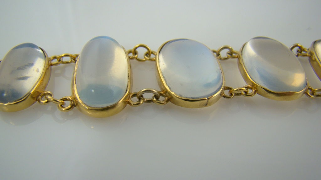 18K Yellow Gold Victorian Sequential Moonstone Bracelet - Awesome collection of similarly stunning Blue Flash Moonstones graduating from smaller to larger to smaller, Rare to find this large of Moonstones in a Victorian Moonstone Bracelet, Wears