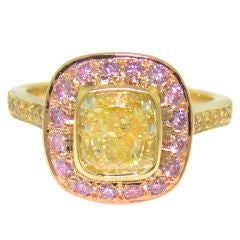 Vintage Yellowish Green Diamond 
Pink Diamond 18K Two Tone Ring