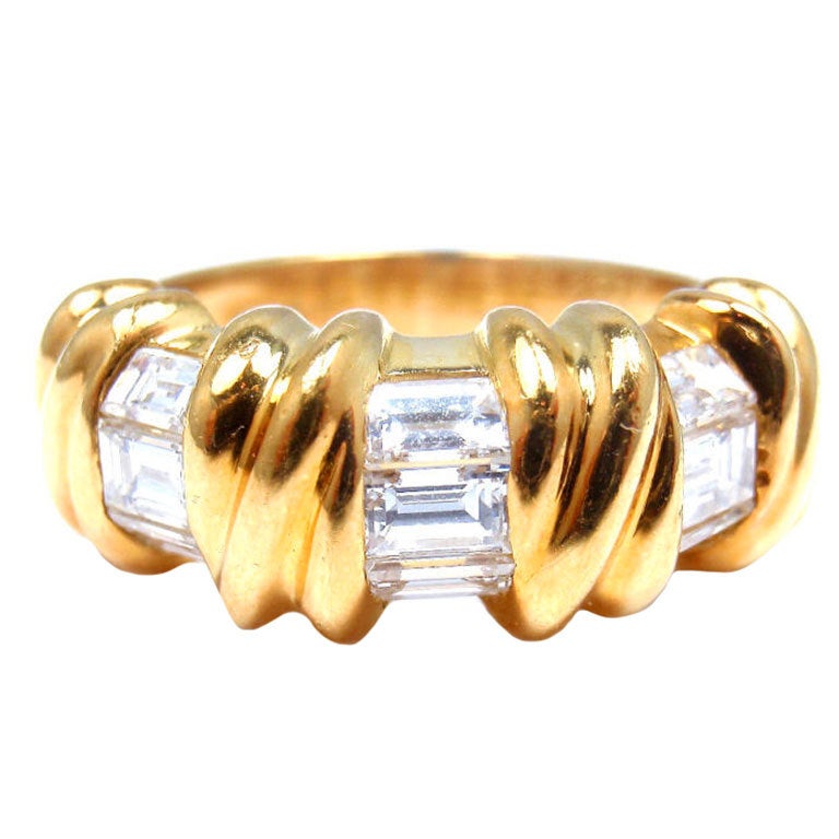 VAN CLEEF & ARPELS  Diamond Yellow Gold Ring