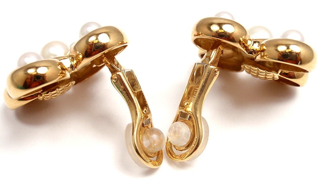 Women's CHANEL Pearl Yellow Gold Earrings