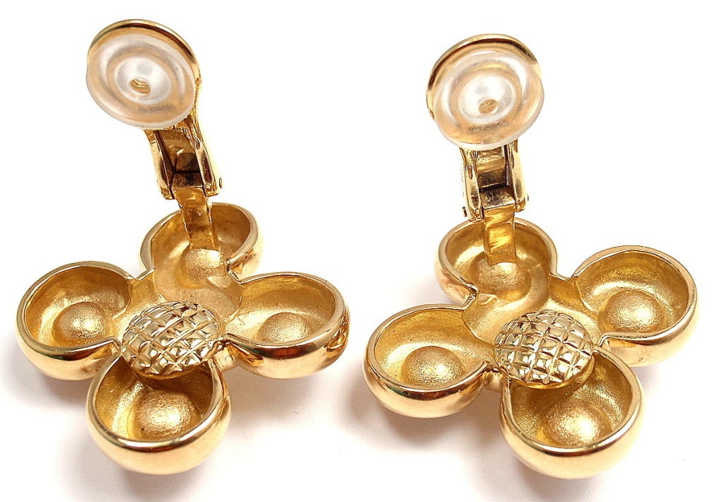 CHANEL Pearl Yellow Gold Earrings 3