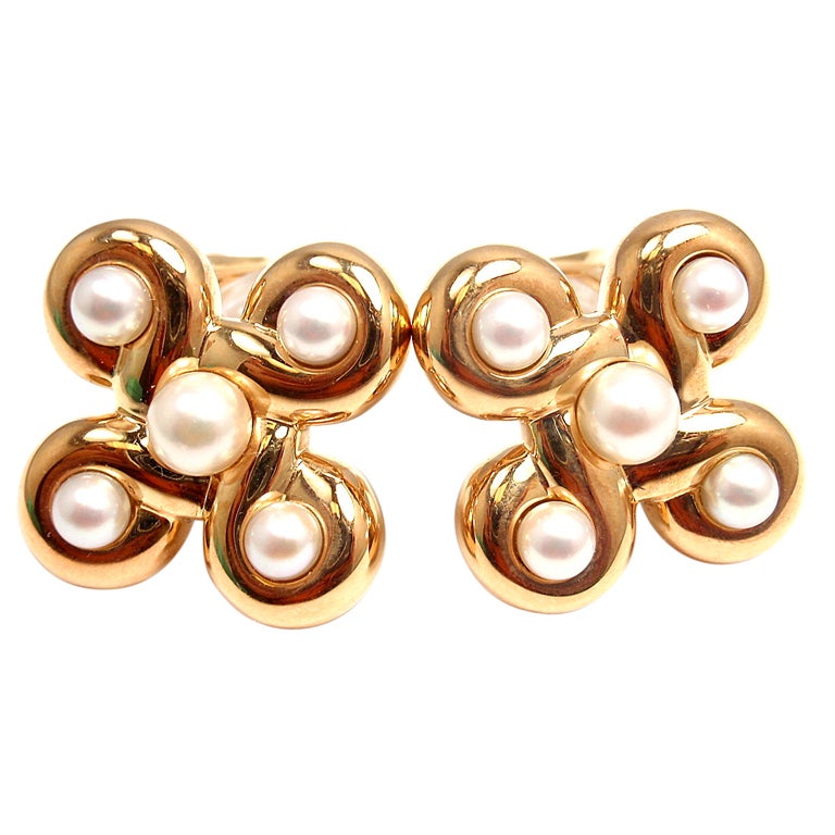 CHANEL Pearl Yellow Gold Earrings