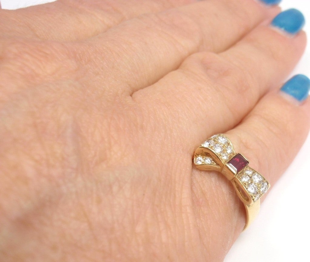 VAN CLEEF & ARPELS Diamond Ruby Bow Motif Yellow Gold Ring 5