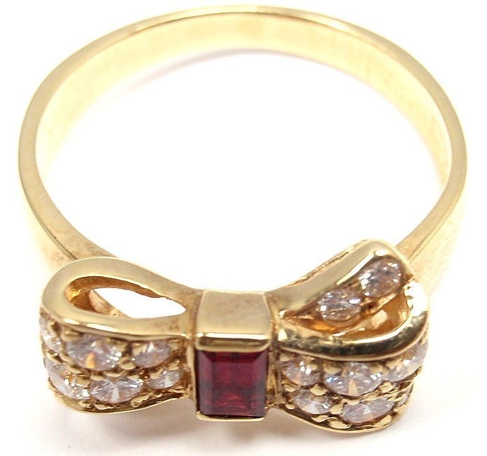 VAN CLEEF & ARPELS Diamond Ruby Bow Motif Yellow Gold Ring 3