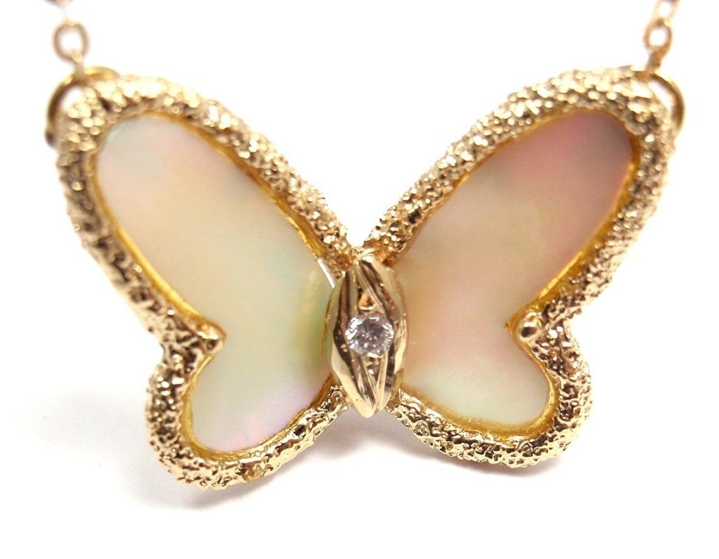 VAN CLEEF & ARPELS Diamond & Mother of Pearl Butterfly Yellow Gold Necklace 1