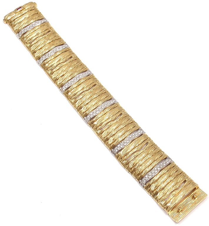 Contemporary ROBERTO COIN Diamond Elephant Skin Domed Yellow Gold Bracelet